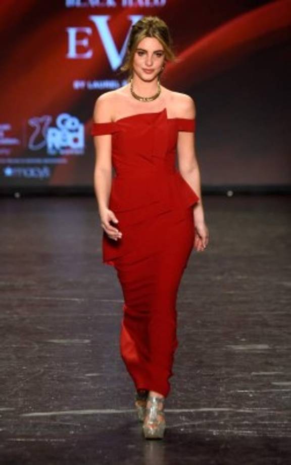 Lele también desfiló este año en la Fashion Week de Milán para la prestigiosa marca Dolce & Gabbana, que en esa ocasión convocó a los influencers y youtubers más reconocidos para engalanar su pasarela.