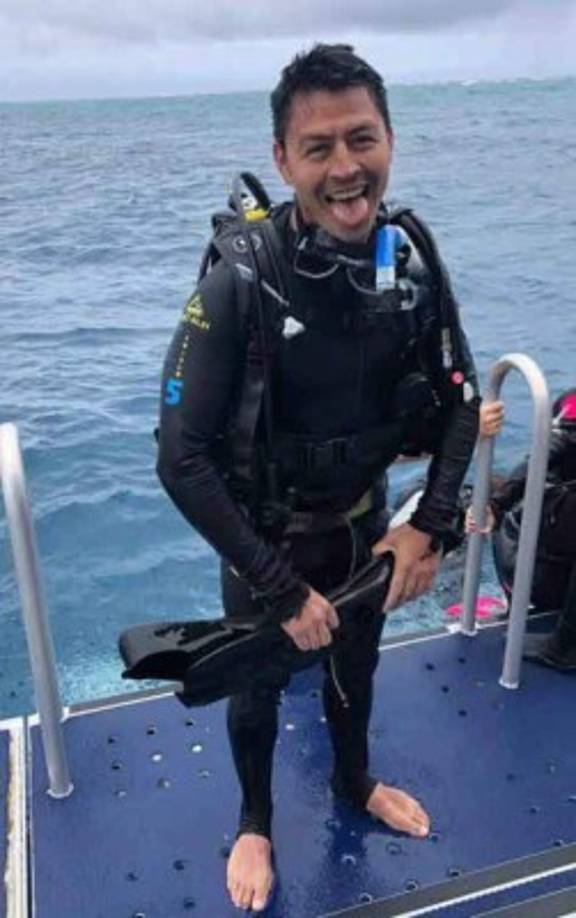 Roger Espinoza: El mediocampista hondureño decidió irse para Australia en donde disfruta de sus vacaciones.