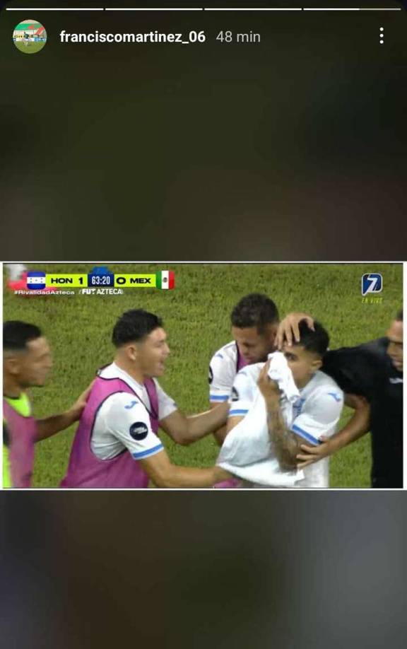 El ‘Chelito’ Martínez publicó esta imagen en su Instagram en la que aparece celebrando con Luis Palma, la figura del partido.