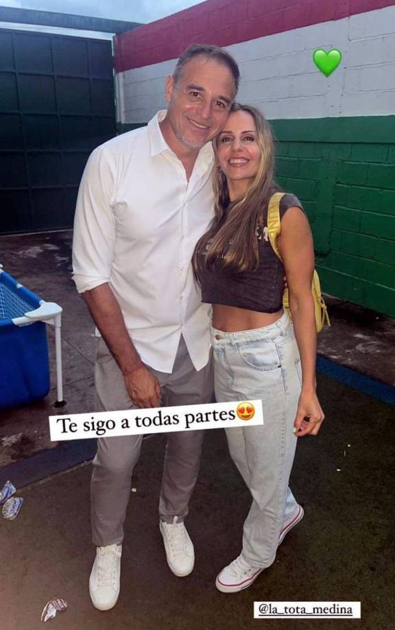 ‘La Tota’ Medina debutó con triunfo y estuvo bien acompañado por su bella esposa Taly Ávila en el estadio Yankel Rosenthal.