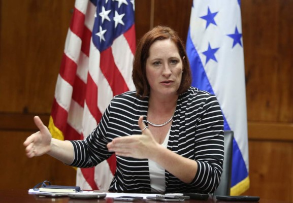 Habilitan línea directa para preguntas sobre reunificación de familias en EEUU