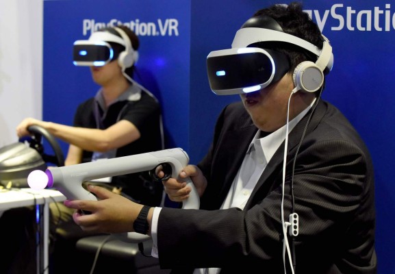 Sony lanza su nuevo casco de realidad virtual