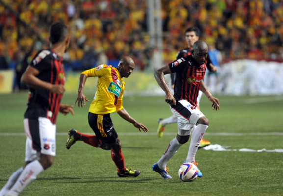 ¡Jerry Palacios, se corona campeón en el fútbol de Costa Rica!