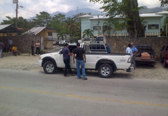 Entregan a familiares cuerpos de tiroteados en San Pedro Sula