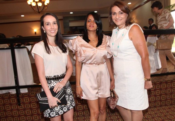 Fraternidad capitalina en un alegre almuerzo