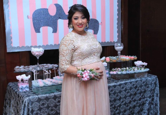 Celebraciones por una esperada bebé