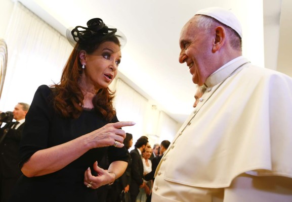 Presidenta de Argentina asegura haber sido amenazada por Isis