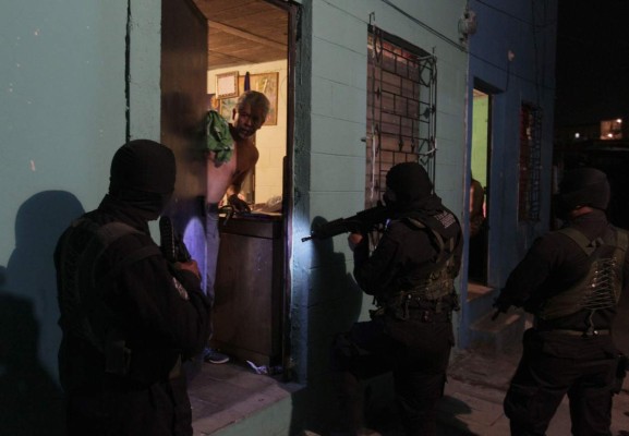 Capturan a más de 590 pandilleros en un megaoperativo en El Salvador