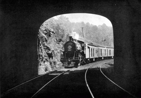 Hallan tren nazi que desapareció con 300 toneladas de oro