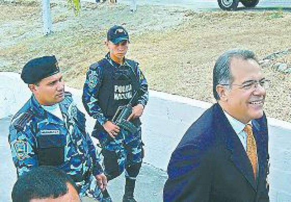 'Cártel de Medellín ofreció $ 3 millones por mi cabeza”
