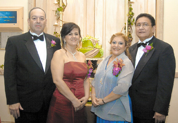 Amor y festejo entre velas