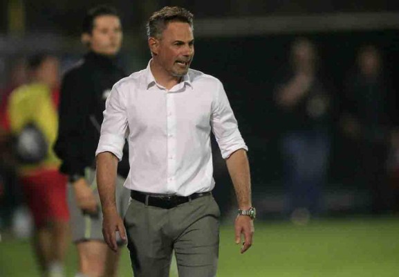 El Alajuelense despide al entrenador uruguayo Nicolás Dos Santos