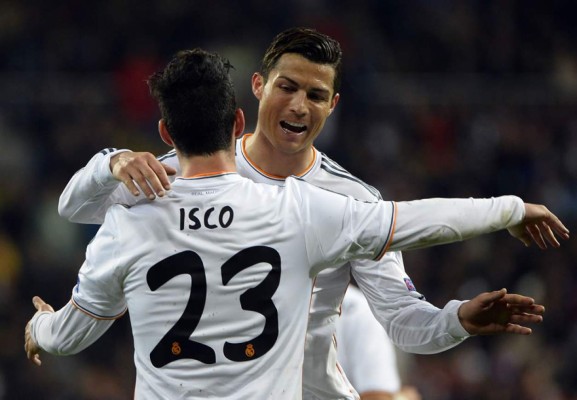 Real Madrid golea al Borussia Dortmund y pone un pie en semifinales