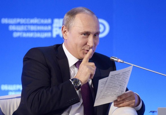 Putin defiende a Blatter tras escándalo de corrupción en Fifa