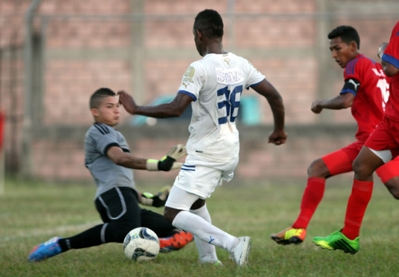 Olimpia se da un festín y queda listo para el inicio del torneo