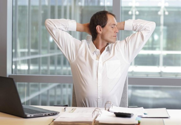 Tres posiciones de yoga que alivian la tensión