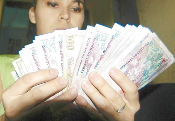 Bajo la lupa alza a salarios