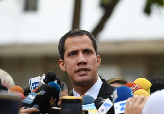 Desaparece tío de Juan Guaidó tras aterrizar en Caracas