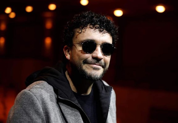 El cantautor colombiano Andrés Cepeda habla en entrevista con Efe el 11 de octubre de 2019, en el Teatro Mayor Julio Mario Santo Domingo de Bogotá (Colombia). EFE/Oskar Burgos