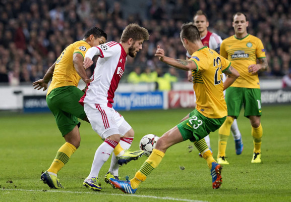 El Celtic de Emilio Izaguirre pierde con el Ajax y se complica