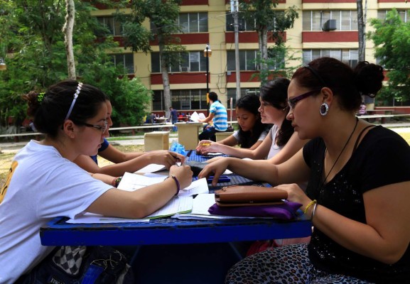 Desde el año 2015 aplicará el 70% para primer ingreso en la Unah-vs