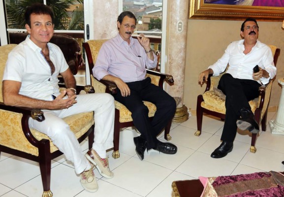Mauricio Villeda, Manuel Zelaya y Salvador Nasralla buscan alianza política