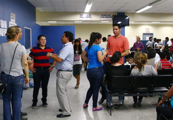 Aumenta solicitud de pasaportes para menores de edad