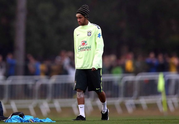 Neymar mantiene en vilo a Brasil