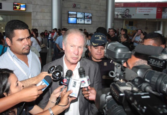 De un infarto muere expresidente de Guatemala, Álvaro Arzú