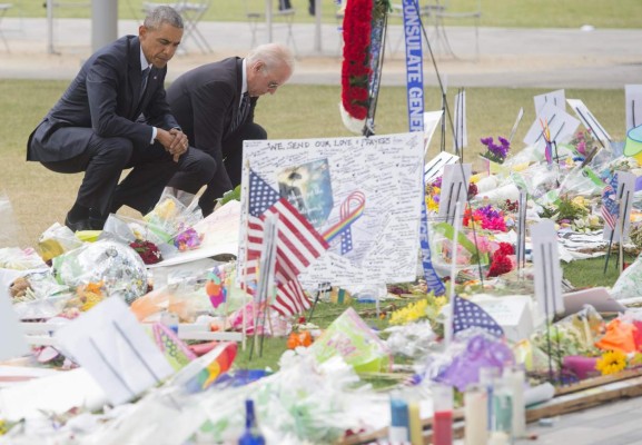 Obama en Orlando 'nuestros corazones están destrozados'.