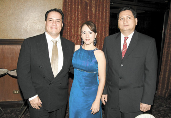 Honores para el banquero Napoleón Larach