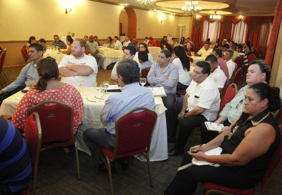 Juramentan 9 tribunales departamentales