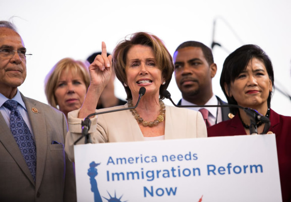 La Casa Blanca insiste en que es hora de aprobar reforma migratoria