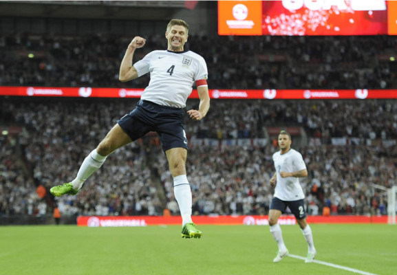 Inglaterra aplastó a una Moldavia que no tiró al arco