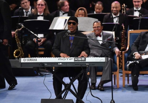 Aretha Franklin recibe homenajes en un grandioso funeral con seis horas de música