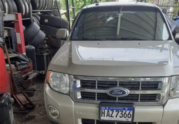 Atacan a balazos a ocupantes de camioneta en San Pedro Sula