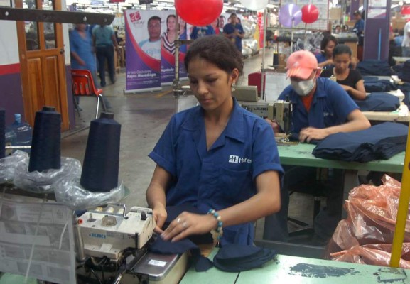 Un gigante de la industria textil anda de compras