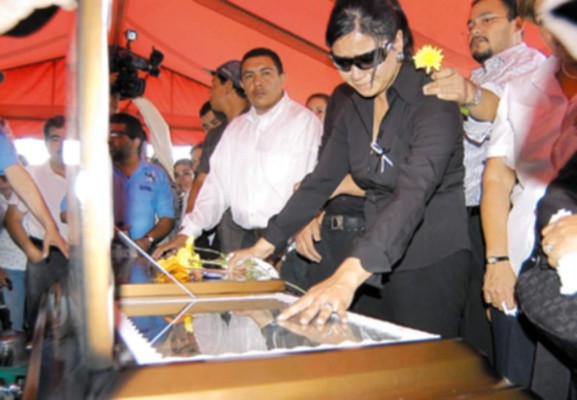 Piden renuncia de Romero