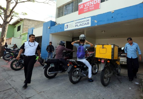 Hasta dentro de 45 días darán placas para vehículos en Honduras