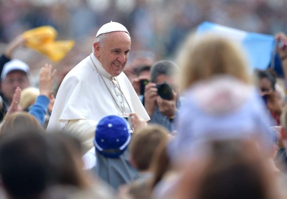 Papa Francisco pide igualdad de salario para las mujeres