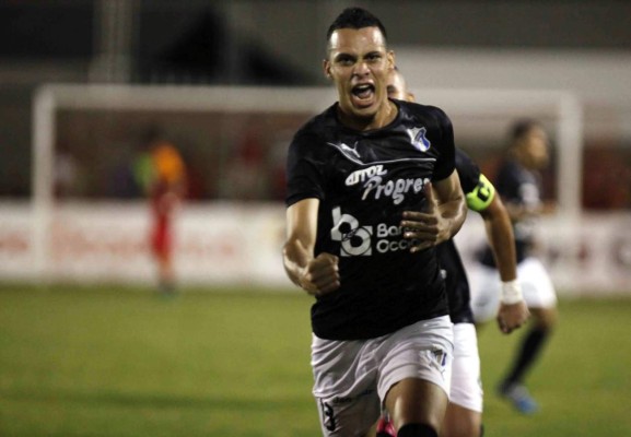 Ángel Tejeda aun puede salir al extranjero