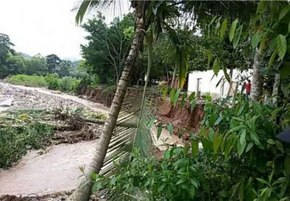 Fuertes lluvias dejan incomunicadas aldeas de Copán y Lempira