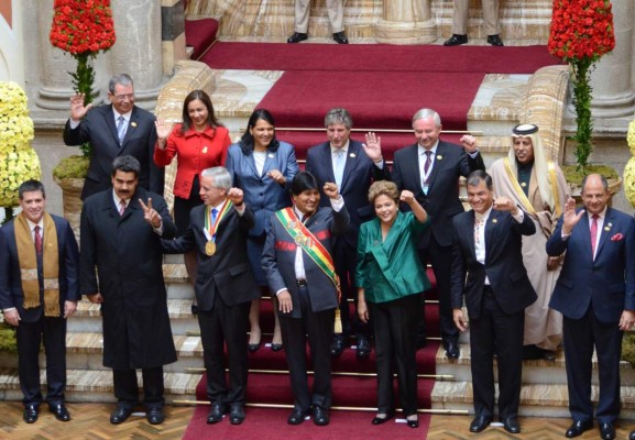 Evo Morales inicia su tercer mandato buscando mejorar relaciones con EUA