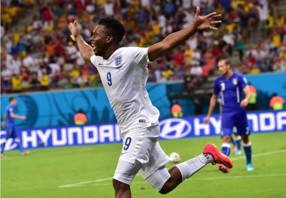 Italia se queda con el clásico mundialista gracias a Balotelli