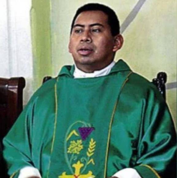 El padre “Quique” dirigía la parroquia de San José, ubicada en el barrio Medina de San Pedro Sula, por muchos años trabajó en el rescate de menores de edad que estaban en situación de riesgo.