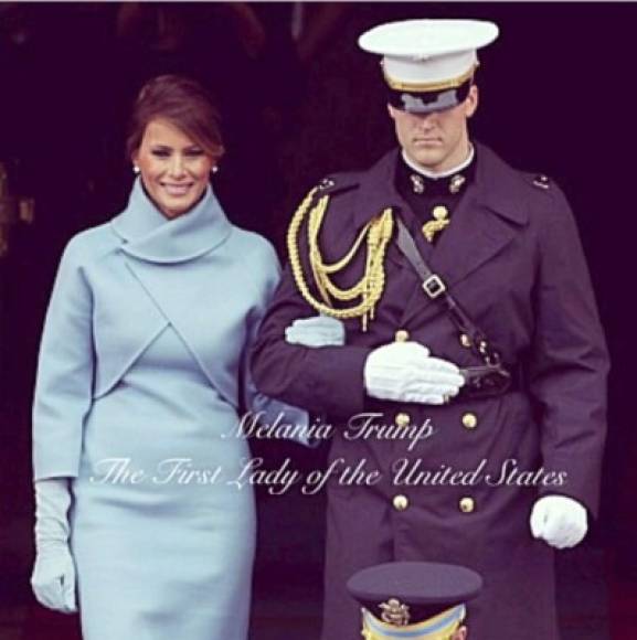 Melania y Trump tampoco celebraron sus 13 años de casados, en su lugar, la exmodelo conmemoró su primer año como primera dama de EEUU con una foto en la que aparece con un escolta y no con su esposo.