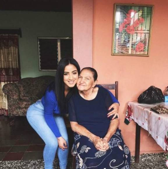 La joven aseguró a LA PRENSA que se mantiene en contacto con sus raíces, por lo que viaja a Honduras todos los años para convivir con su familia y aprovecha para ayudar al hospital de su comunidad.<br/>
