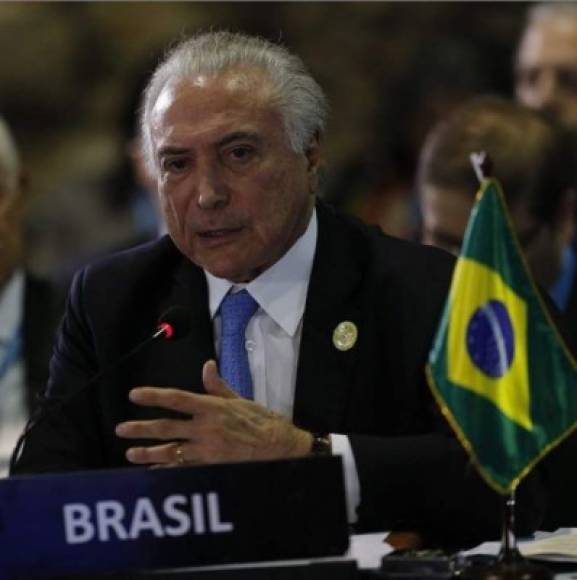 17 de mayo de 2017: el periódico O Globo revela una grabación clandestina, proporcionada por un magnate de la carne, que parece comprometerlo fuertemente en el escándalo de Petrobras.