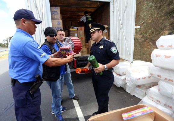 Decomisan primer camión con L600,000 en pólvora