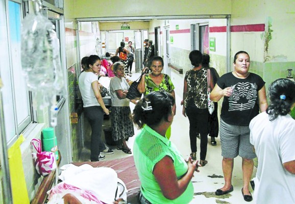 Guardias vendían uso de camillas y sillas en el Mario Rivas